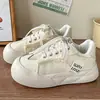Tênis Casuais Infantis 2025 Verão Novos Sapatos Brancos Tênis de Solado Grosso para Meninas Tênis de Skate de Nicho para Meninos