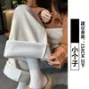 Pantalones grises suaves de corte slim para mujer, nuevo estilo otoño 2026, holgados y estilizan, para figuras petite, en un estilo casual y suave