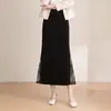 Falda sirena de terciopelo y encaje combinados para mujer, nueva falda bodycon ajustada de cintura alta para otoño e invierno 2026, falda larga versátil para mujer