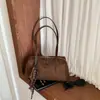 Bolsa de Bowling Fosca de Grande Capacidade Feminina 2026 Nova Moda Retro Bolsa de Ombro Único Versátil Bolsa Tote para Trabalho e Deslocamento