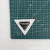 Jeans con logo de cuero triangular logo de cuero marca combinada logo de cuero que cambia de color PU parche con estampado de tablero de ajedrez logo de cuero
