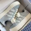 Novos Sapatos Brancos de Solado Grosso Bordados Chiques de Nicho para Primavera 2026 para Mulheres, Tênis Casuais Versáteis, Sapatos Esportivos para Estudantes