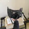 Bolsa Sela Meia-Lua Estilo Chanel para Mulheres, Bolsa de Corrente Acolchoada com Padrão de Estrelas, Bolsa Tendência Y2K, Bolsa de Ombro, Bolsa de Mão, Bolsa Transversal Crescente