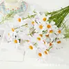 Margarita Artificial Decoración Pequeña Fresca para Escritorio de Sala de Estar en Casa Flor Falsa de Manzanilla de Seda Accesorios para Fotografía Floral