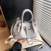 Bolsa de Mão Única Tecida à Mão para Mulheres 2025 Nova Tendência Moda Primavera Versátil Textura de Alta Qualidade Bolsa Transversal Estilo Cesta