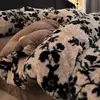 Manta con Estampado de Leopardo Maillard de Piel de Conejo Juego de Cuatro Piezas Invierno Engrosado Cálido Sábana Bajera y Funda de Edredón de Terciopelo de Leche Ropa de Cama