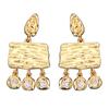 Aretes Étnicos con Borlas de Nicho Retro con Circonitas Incrustadas, Aretes Exagerados Plisados con un Toque de Alta Gama, Aretes de Tuerca de Comercio Exterior de Qingdao con Diamantes