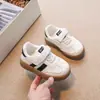 Zapatos Blancos para Niños y Niñas Primavera y Otoño Zapatos Casuales Ligeros Zapatos Deportivos para Niños Zapatos para Correr Suela Suave Zapatos de Lona Zapatos de Entrenamiento Alemanes