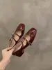 Sapatos Mary Jane de couro vermelhos com salto grosso para mulheres, novo verão 2023 estilo francês, sapatos de sola única pretos para noite, primavera e outono