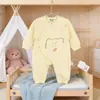 Macacão de Recém-Nascido de Outono e Inverno, Roupa Quente de Borboleta de Três Camadas para Bebê de Outono, Macacão de Bebê Sem Costura com Bordado de Desenho Animado