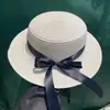 Sombrero de Paja con Lazo y Cinta Estilo Francés para Mujer, Sombrero de Verano de Ala Plana, Sombrero para Sol y Protección Solar al Aire Libre, Sombrero de Copa Plana para Viaje