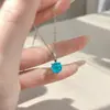 Colar com Pingente Azul Gelo Estrelado Corte Fogos de Artifício de Quatro Garras Brincos de Tarraxa de Zircônia Moda Luxo Leve Conjunto de Anéis de Diamante Azul Marinho Brilhante
