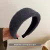Faixa de Cabeça de Lã Retrô de Aba Larga para Outono e Inverno para Mulheres 2025 Novo Estilo Versátil Grampo de Cabelo Faixa de Cabeça Alta para Crânio Acessórios de Cabelo