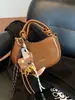 Bolsa de Nicho Estilo Francês para Mulheres, Nova Tendência Outono e Inverno 2025, Bolsa de Ombro Único Transversal, Versátil Ins Retro Bolsa Sela