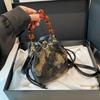 Bolso Retro de Estilo Chino Nuevo para Mujer Bolso de Hombro Cruzado Bolso de Hombro de Estilo Antiguo Bolso Cubo Portátil Versátil Bolso para Teléfono Móvil Estilo Nacional
