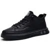 Zapatos de Hombre Slip-On Estilo Nuevo Primavera 2026, Zapatos de Hombre Estilo Lujo Ligero, Zapatos de Hombre Versátiles Clásicos Negros, Zapatos Casuales para Estudiantes
