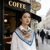 Pañuelo de Seda para Mujer, Nuevo Estilo Primavera y Verano, Hecho de Seda de Morera, con un Estampado Elegante, Pañuelo Cuadrado Mediano Versátil, Se Puede Usar como Chal o Prenda Exterior