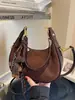 Bolsa de Ombro Feminina Nova Moda Francesa de Nicho High-End para Axila Estilo Estrangeiro Versátil