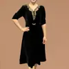 Vestido de Terciopelo Dorado de Manga Larga para Mujeres de Mediana Edad y Mayores 2025 Nuevo Estilo de Moda que Cubre el Vientre Aspecto Adelgazante Vestido de Otoño para Madre