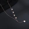 Collar de acero de titanio con borla redonda romana de Fritillaria de un solo lado para mujer, cadena de clavícula delgada de moda de oro rosa, joyería al por mayor