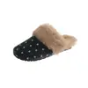 Chinelos estilo Birkenstock, de sola reta, com estampa de bolinhas e forrados de fleece, para mulheres, nova coleção outono/inverno 2026, quentinhos e confortáveis, com design de bico fechado