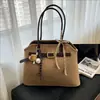Bolso Tote de Moda Retro Estilo Coreano para Mujer 2025 Otoño e Invierno Nuevo Elegante y Exquisito Bolso de Hombro Bolso Simple de Axila