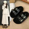 Zapatos Birkenstock de suela gruesa 2026 otoño e invierno nuevos pantuflas peludas estilo coreano para mujer, pantuflas de felpa Birkenstock de suela plana para uso en exteriores