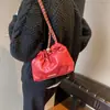 Bolso de hombro casual simple 2023 Nuevo bolso de invierno para mujer bolso tipo cubo con cadena romboidal moda estilo occidental bolso cruzado