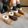 Botas de Neve Infantis 2025 Inverno Bico Redondo Salto Baixo Emagrecedoras Botas de Cano Curto Retro Camurça Versátil Meninas Botas Martin de Algodão