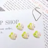 Acessórios de nail art com tema de peixe do oceano mais vendidos em todo o mundo: degradê de desenho animado, 3D, pingentes de unha vestíveis e decorações de resina