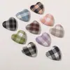 Bolsa de Tela a Cuadros Retro Corazón de Tela Botón de Corazón Pasador DIY Funda para Teléfono Móvil Equipaje Zapatos Calcetines Accesorios de Ropa