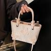 Super Popular Popular Nova Bolsa Bordada Chinesa Feminina 2025 Novo Verão Combina com Tudo Bolsa Transversal Fashionável Portátil Bolsa Balde