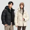 Chaqueta corta de plumón de invierno 2025 para hombre y mujer, engrosada y cálida, con capucha, marca moderna 90 de plumón de pato blanco, para parejas