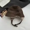 Chapéu Lei Feng Dupla Face de Lã de Cordeiro Estilo Coreano para Mulheres, Novo Modelo de Inverno, Headgear de Esqui Quente Moda Protetor de Orelhas para Ciclismo