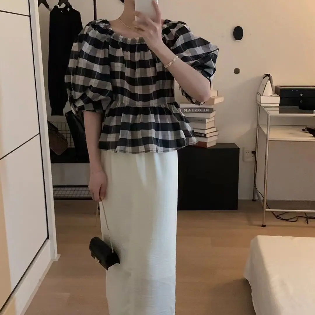 莞尔