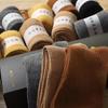 Calcetines de Lana Sin Costuras para Otoño e Invierno para Hombres y Mujeres, de Media Pantorrilla, Cálidos, Una Caja con Colores Aleatorios, Duraderos y Cálidos, Moldeado Integrado para Invierno