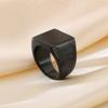 Anillo de moda retro liso bañado en oro de 18 quilates con logotipo grabado a láser, acero de titanio, anillo cuadrado de personalidad para hombre y mujer