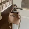 Bolsa Cubo de Nicho Nueva Primavera Bolsa con Letra Bolso de Hombro Cruzado de Moda Bolso de Mano Retro Bolsa de Calidad para Mujer