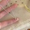 Collar minimalista con colgante cuadrado para mujer, diseño de nicho estilo ins, versátil para superponer, cadena elegante para la clavícula, dulce collar tipo gargantilla