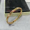 Pulseira Trevo de Quatro Folhas com Borda de Contas V Ouro Kaleidoscópio Versão Estreita Versão Larga Van Cleef Diamante Incrustado Precisão CNC Dourado Espesso Versão Larga Pulseira para Mulheres