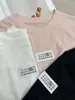 [En Stock] Camiseta Mm6 Etiqueta Digital Cuello Redondo Corte Ajustado