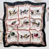 Bufanda Cuadrada de Seda Moda Nueva Elegante Primavera y Verano Jiugongge Carruaje Bufanda para Mujer Viaje Versátil Protector Solar Chal Bufanda de Seda Multifuncional