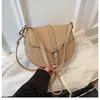 Bolso pequeño vintage 2026 nueva moda bolso de hombro de alta gama para debajo del brazo elegante versátil bandolera tipo silla de montar