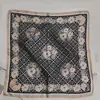 Pañuelo cuadrado estampado de leopardo bufanda coreana femenina de seda versátil pañuelo para el pelo bufanda retro flor de anacardo pañuelo cuadrado pequeño venta al por mayor