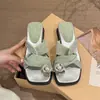 Sandalias de Diseño de Nicho Estilo Francés sin Cierre para Verano 2026, Nuevas Sandalias Versátiles de Gama Alta con un Aspecto Robusto y Elegante