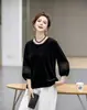 Colección nueva 2026: Ropa de mujer estilo chino con intrincados bordados, una blusa retro y versátil, y un top de lujo ligero