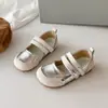 Zapatos de Cuero para Niñas Estilo Otoño 2025 Estilo Princesa Zapatos Individuales de Suela Suave Combinación de Vestido de Verano Mocasines Plateados Zapatos para Niños