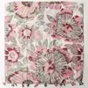 Lenço com Franjas Florais em Aquarela Estilo Francês em Tons Morandi com Estampas Florais Contrastantes, Xale para Proteção Solar Estilo Férias