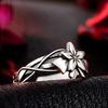 Anillo Vintage Flor de Cerezo para Mujer Anillo de Dedo Periférico de Animación Bidimensional Moda Versátil Flor Imitación Plata Tailandesa Anillo Abierto