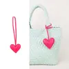 Colgante de Bolso Bufanda con Forma de Corazón Transfronterizo, Accesorio de Bolso de Moda con Borla de Cuero de Gama Alta Estilo Ins